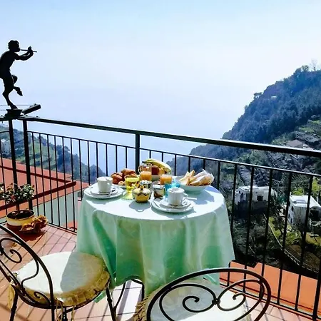 Domus Gaia Bed & Breakfast 3*