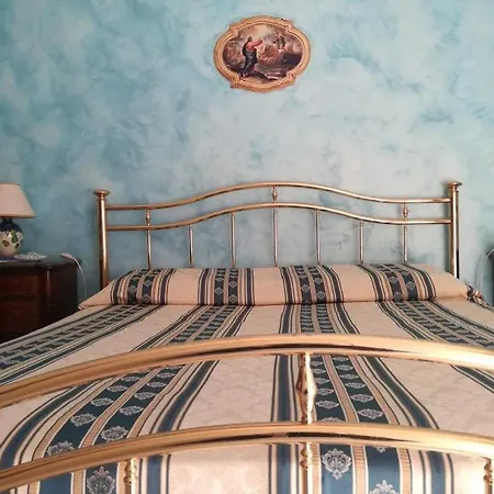 Domus Gaia Bed & Breakfast 3*